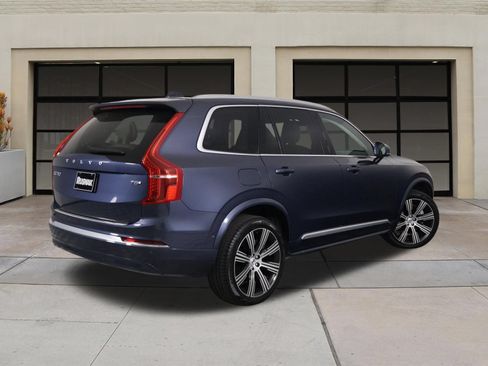 Certified 2025 Volvo XC90 T8 Plus w/ Protection Package Premier AWD/4WD image 4