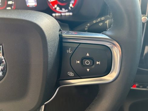 Used 2022 Volvo XC40 T5 R-Design w/ Advanced Package image 47