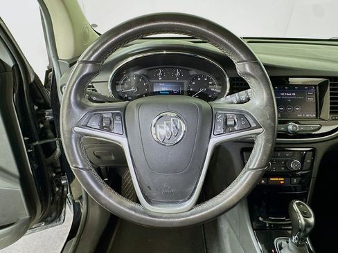 Used 2022 Buick Encore Preferred w/ Safety Package FWD image 9