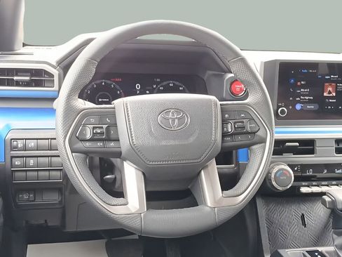 Used 2025 Toyota Tacoma TRD Off-Road AWD/4WD image 12