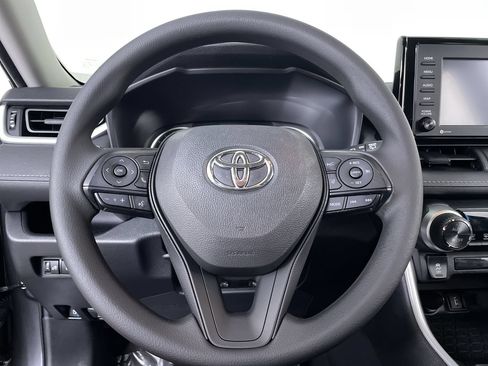 Used 2021 Toyota RAV4 LE AWD/4WD image 13