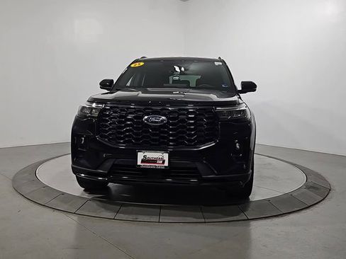 Used 2025 Ford Explorer ST-Line w/ ST-Line Street Pack AWD/4WD image 9