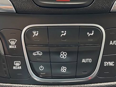 Used 2020 Chevrolet Equinox Premier AWD/4WD image 27