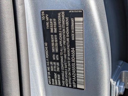 Used 2025 Porsche Macan Turbo image 30