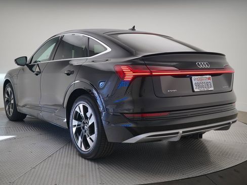 Used 2022 Audi e-tron Premium Plus w/ Premium Plus Package image 3