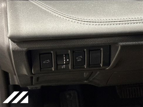 Used 2023 Subaru Outback Limited XT image 10