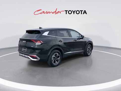 Used 2024 Kia Sportage LX image 8