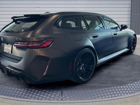 New 2026 BMW M5 Touring image 3