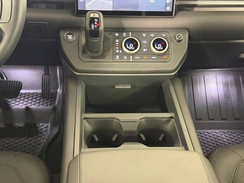 Used 2025 Land Rover Defender 110 S AWD/4WD image 14