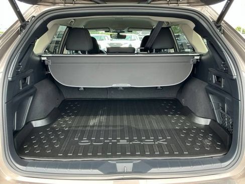 Used 2024 Subaru Outback Premium AWD/4WD image 18