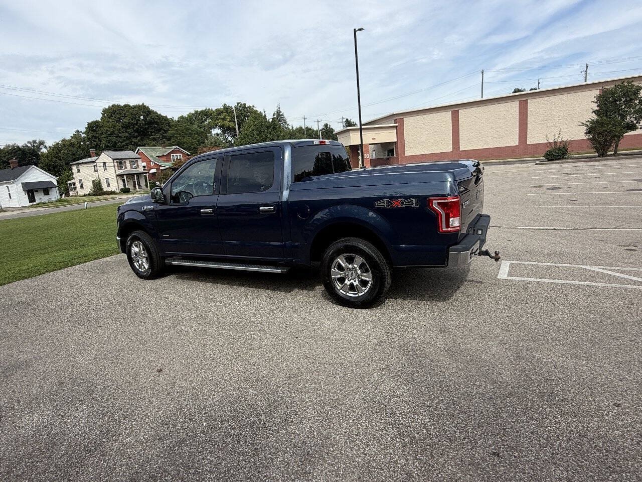 Used 2015 Ford F150 XLT w/ Equipment Group 302A Luxury AWD/4WD image 3