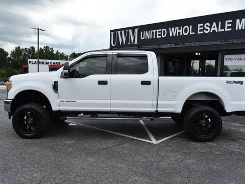 Used 2017 Ford F250 XLT AWD/4WD image 9