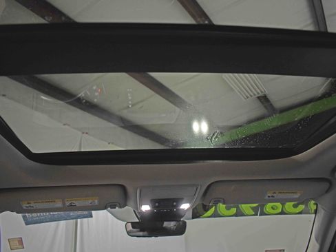 Used 2023 Honda Pilot Touring image 33