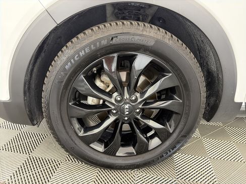 Used 2020 Kia Sorento EX AWD/4WD image 13