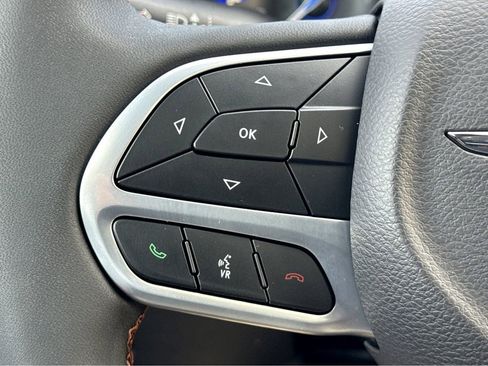 Used 2024 Chrysler Pacifica Pinnacle image 18