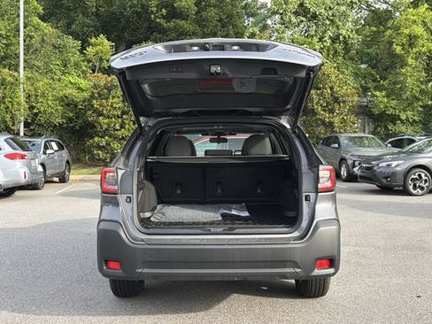 Used 2025 Subaru Outback Premium AWD/4WD image 14
