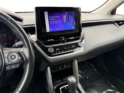 Used 2024 Toyota Corolla Cross XLE FWD image 12