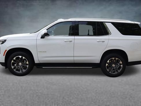 Used 2025 Chevrolet Tahoe LS AWD/4WD image 4
