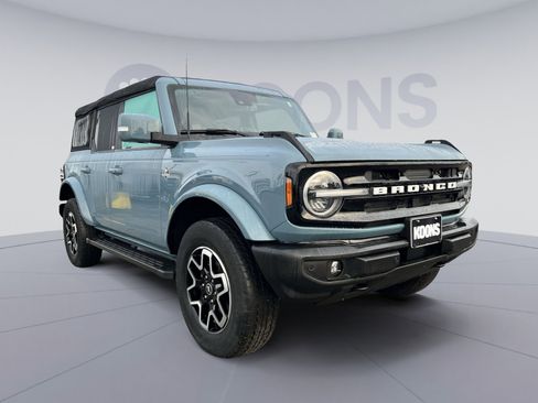 Used 2023 Ford Bronco Outer Banks image 10