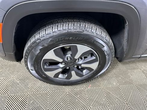 Used 2024 Jeep Grand Cherokee Limited 4xe image 10