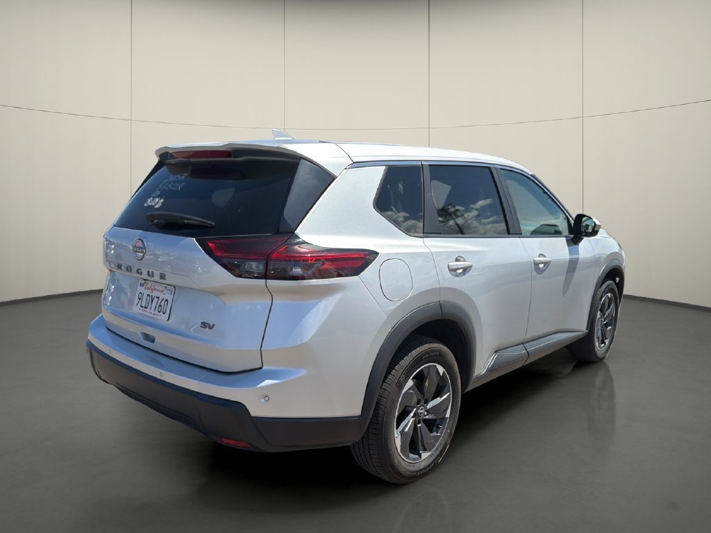Used 2024 Nissan Rogue SV FWD image 7