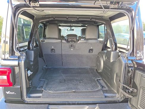 Used 2021 Jeep Wrangler Unlimited Sahara image 27