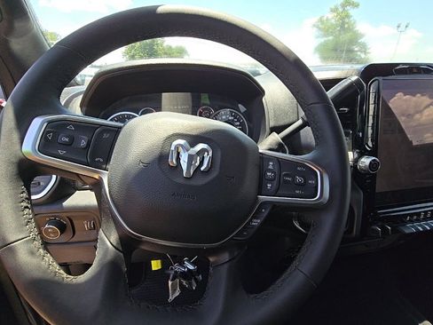 Used 2026 RAM 2500 Big Horn AWD/4WD image 8