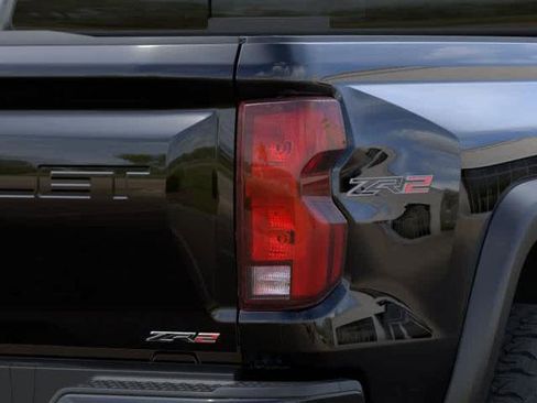 New 2026 Chevrolet Colorado ZR2 w/ Technology Package AWD/4WD image 11