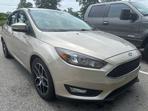Used 2018 Ford Focus SEL FWD image 1