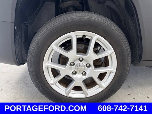 Used 2021 Jeep Renegade Sport w/ Sport Appearance Group AWD/4WD image 33