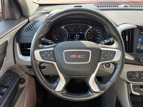 Used 2022 GMC Terrain SLT image 17