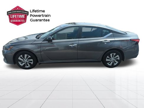 Used 2025 Nissan Altima 2.5 S FWD image 6