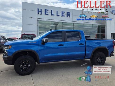 Used 2023 Chevrolet Silverado 1500 ZR2 w/ Technology Package AWD/4WD image 1