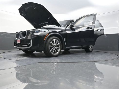 Used 2024 BMW X5 xDrive40i w/ Premium Package image 37