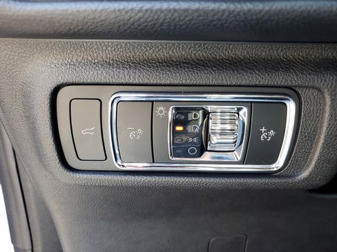 New 2025 Lincoln Corsair Reserve w/ Equipment Group 202A image 15