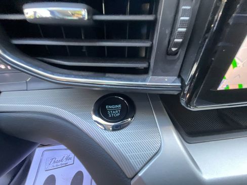 Used 2022 Ford Explorer XLT w/ Equipment Group 202A AWD/4WD image 29