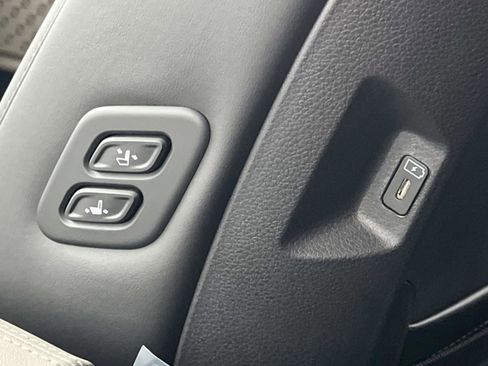 New 2026 Kia Carnival EX FWD image 14