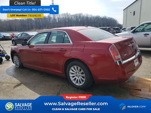 Used 2012 Chrysler 300 RWD image 3