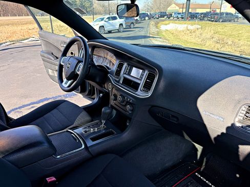 Used 2012 Dodge Charger SE image 17