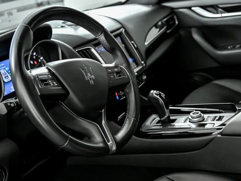 Used 2018 Maserati Levante image 22