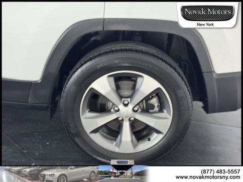 Used 2022 Jeep Cherokee Limited image 6