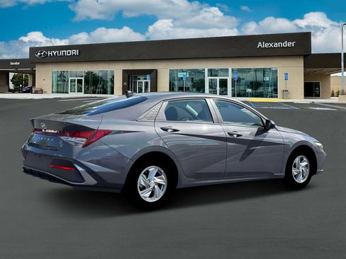 New 2026 Hyundai Elantra SE image 7