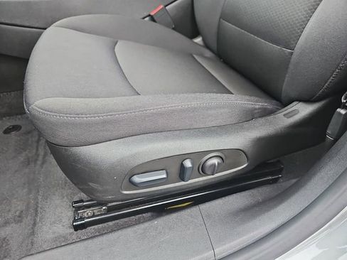 Used 2025 Chevrolet Malibu LT image 16