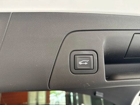 Used 2023 Buick Envision Avenir FWD image 43
