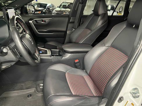 Used 2024 Toyota RAV4 XSE w/ Weather Package AWD/4WD image 25