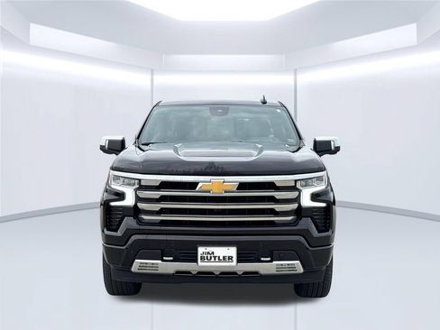 Used 2024 Chevrolet Silverado 1500 High Country w/ High Country Premium Package AWD/4WD image 12