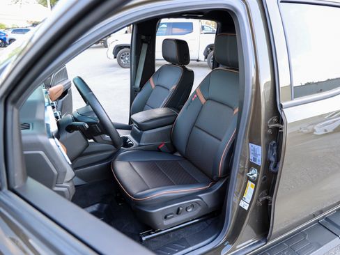 Used 2025 GMC Canyon AT4 w/ AT4 Premium Package AWD/4WD image 35