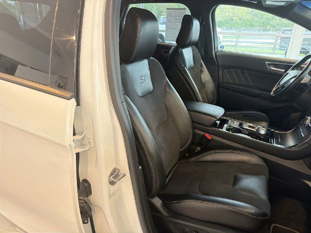 Used 2020 Ford Edge ST w/ Cold Weather Package AWD/4WD image 19