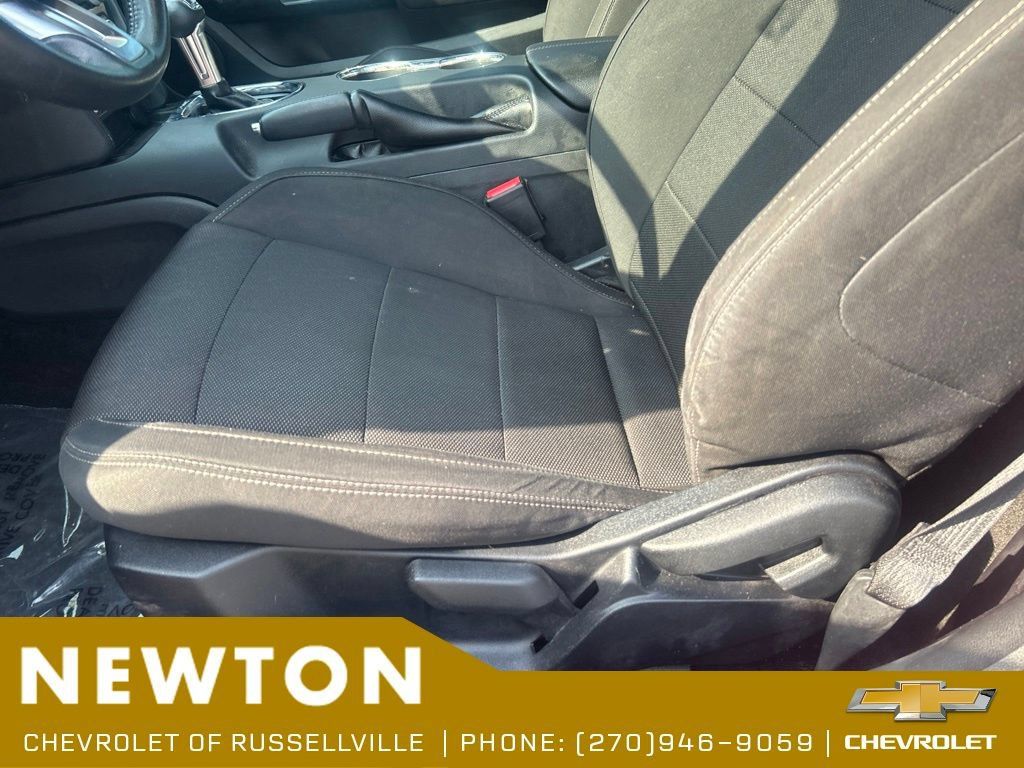 Used 2016 Ford Mustang Coupe RWD image 6