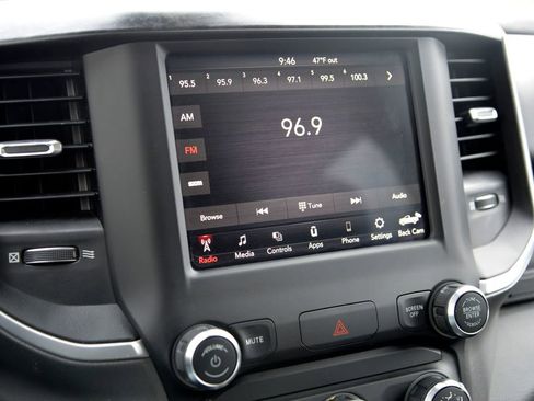 Used 2019 RAM 1500 Big Horn image 19